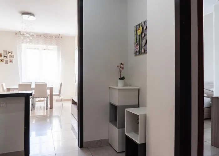 Youhosty - Populonia 10 Milan